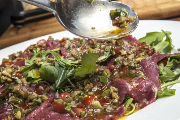 Straußencarpaccio - Foto Udo Tanske Straußencarpaccio - Foto Udo Tanske